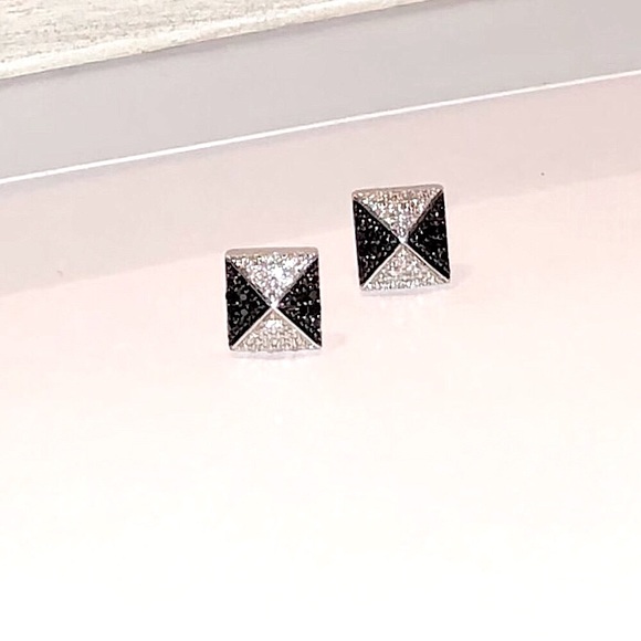 NEW .52ctw Black/White Natural Diamond Earrings - Picture 3 of 16
